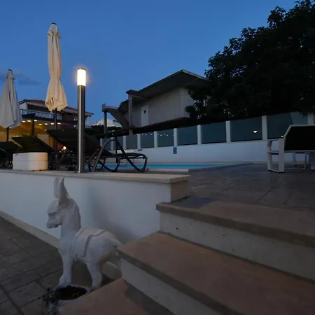 Apartment Villa Teco - Moderne Apartments Mit Pool Und Meerblick Trogir