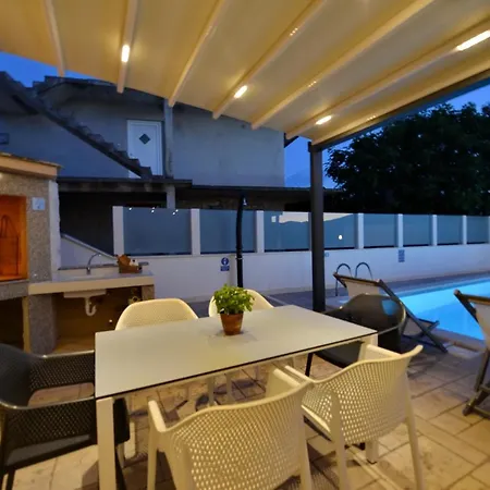 Villa Teco - Moderne Apartments Mit Pool Und Meerblick * Trogir
