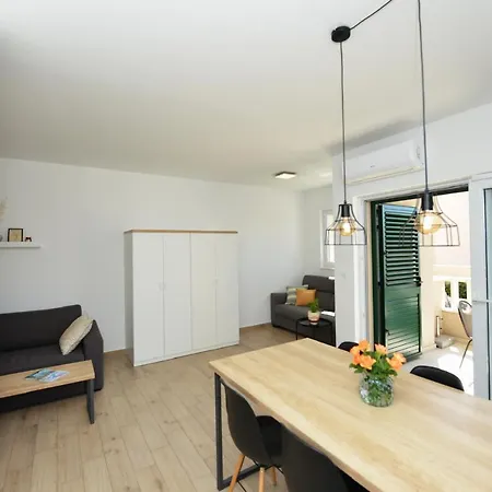 Villa Teco - Moderne Apartments Mit Pool Und Meerblick