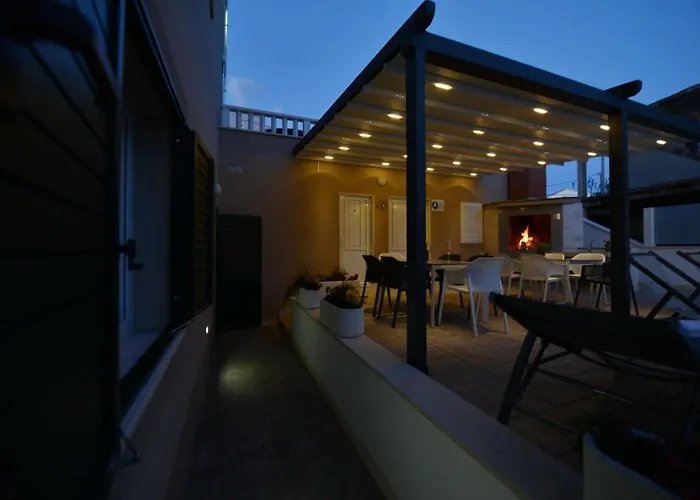 Tećo - Moderne Mit Pool Und Meerblick Apartment