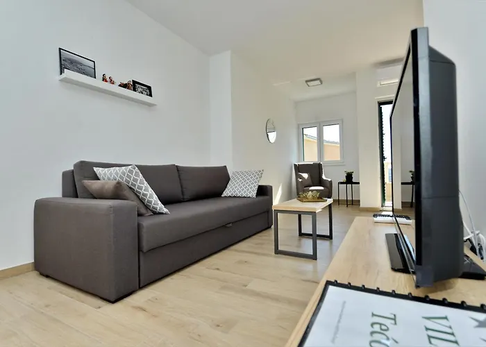 Apartment Tećo - Moderne Mit Pool Und Meerblick