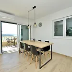アパート Teco - Moderne Mit Pool Und Meerblick トロギール