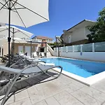 Teco - Moderne Mit Pool Und Meerblick アパート
