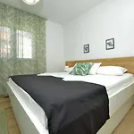 アパート Teco - Moderne Mit Pool Und Meerblick トロギール