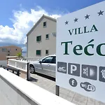 Teco - Moderne Mit Pool Und Meerblick * トロギール