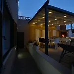 Teco - Moderne Mit Pool Und Meerblick アパート