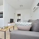 アパート Teco - Moderne Mit Pool Und Meerblick トロギール
