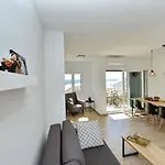 Teco - Moderne Mit Pool Und Meerblick トロギール