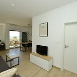 Teco - Moderne Mit Pool Und Meerblick アパート *
