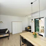 Teco - Moderne Mit Pool Und Meerblick