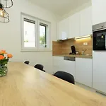 Teco - Moderne Mit Pool Und Meerblick * トロギール