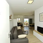 Teco - Moderne Mit Pool Und Meerblick トロギール