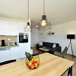 Teco - Moderne Mit Pool Und Meerblick * トロギール