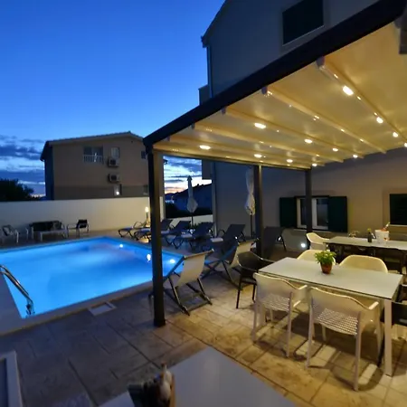 Lejlighed Teco - Moderne Mit Pool Und Meerblick