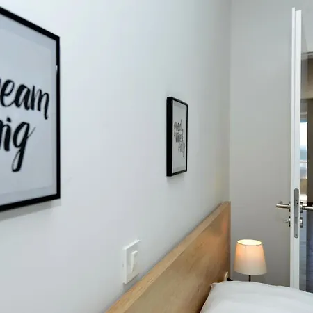 Teco - Moderne Mit Pool Und Meerblick Apartament
