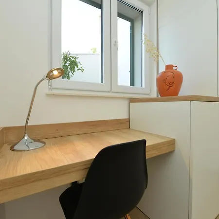 Teco - Moderne Mit Pool Und Meerblick Apartament