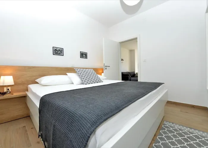 Teco - Moderne Mit Pool Und Meerblick Τρογκίρ