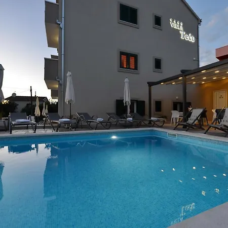 Teco - Moderne Mit Pool Und Meerblick Daire Trogir