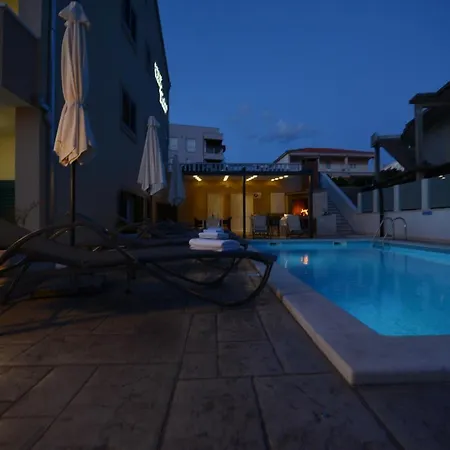 Daire Teco - Moderne Mit Pool Und Meerblick