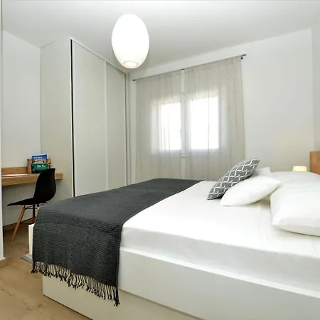 Apartment Teco - Moderne Mit Pool Und Meerblick Trogir