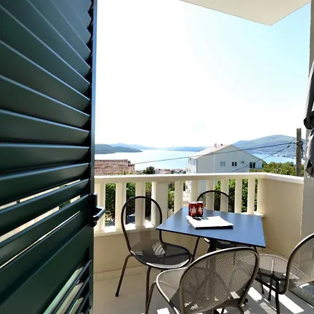 Teco - Moderne Mit Pool Und Meerblick Daire *