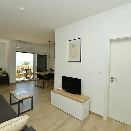 Teco - Moderne Mit Pool Und Meerblick Daire *